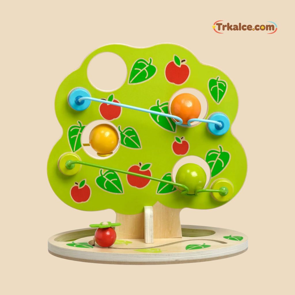 Дрвена Монтесори Играчка со Топки